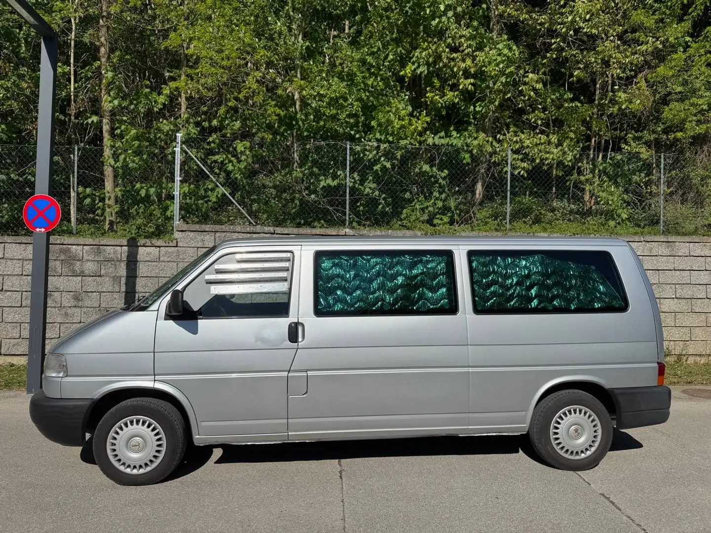 Volkswagen T4 Caravelle Caravelle 3-3-3 lg. Radstand 2,5 TDI Silber - 1