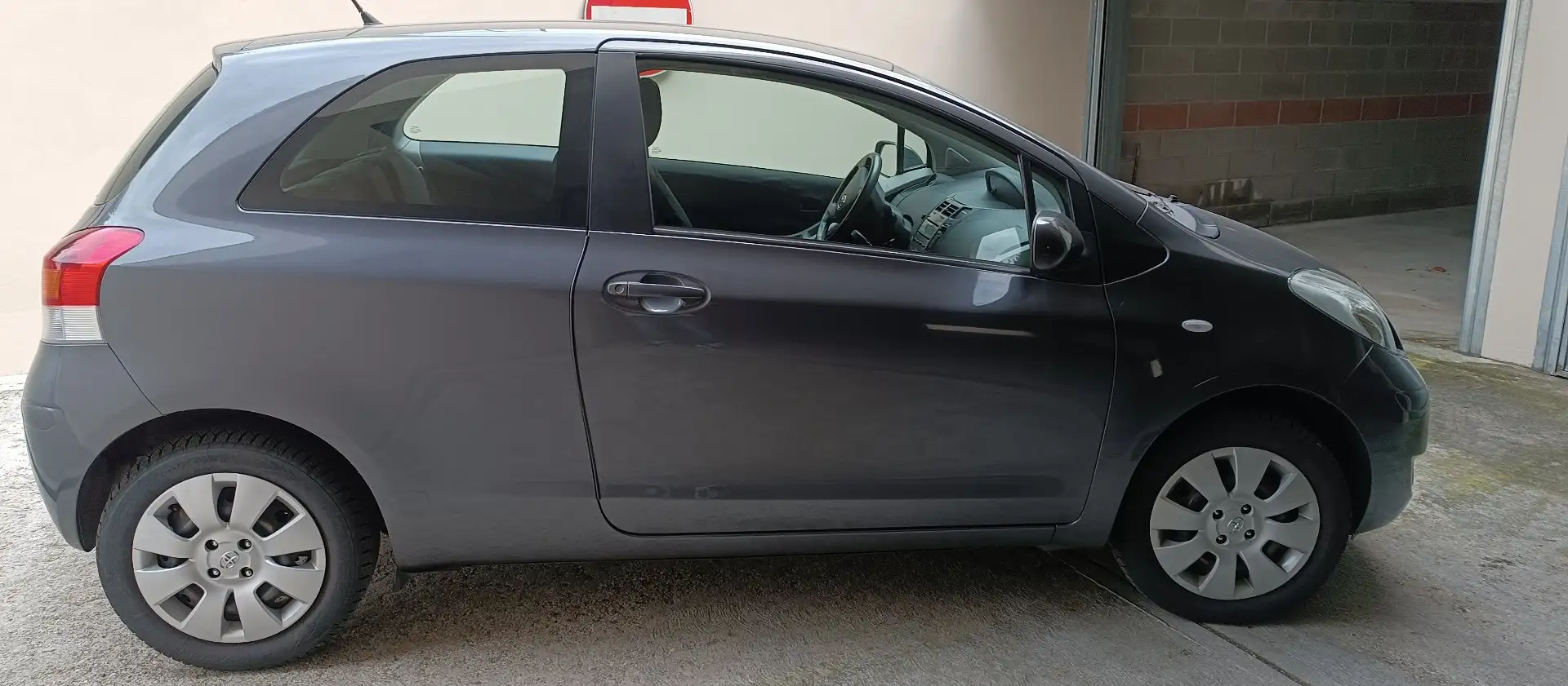 Toyota Yaris 3p 1.0 Sol - 2