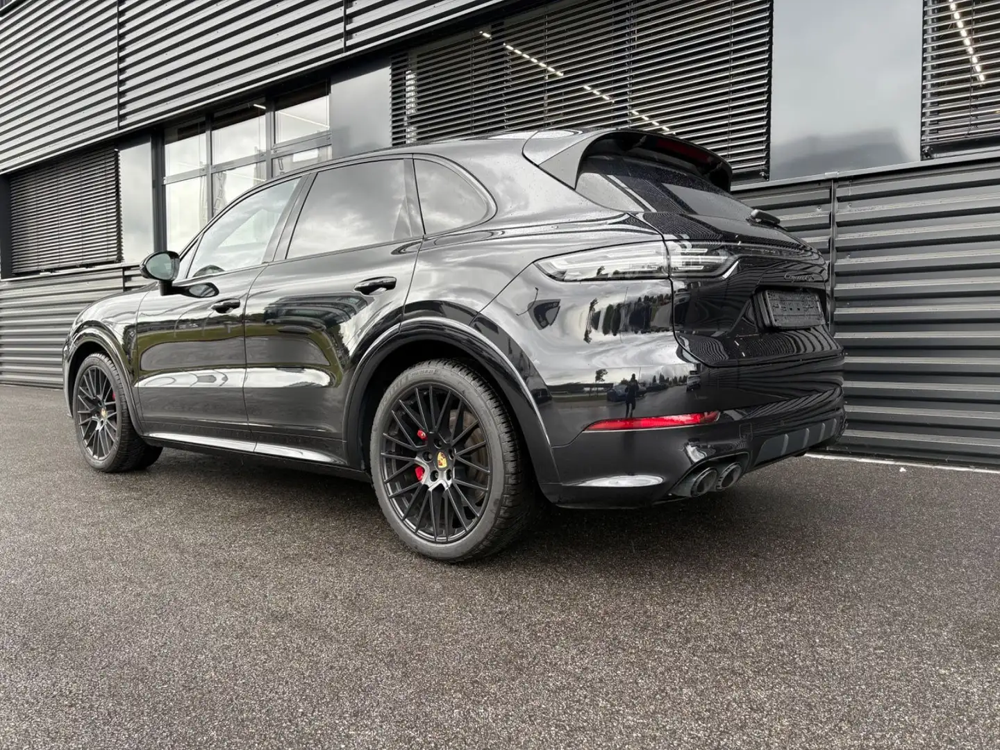 Porsche Cayenne GTS- INNO-BOSE-HINTERACHS-BOREAUXROT Nero - 1