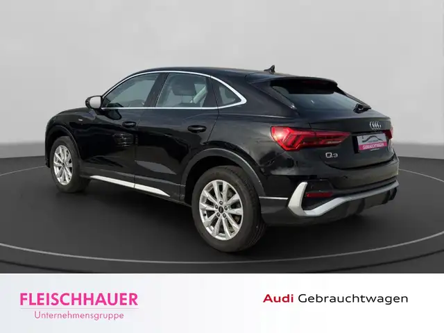 Audi Q3 view 4