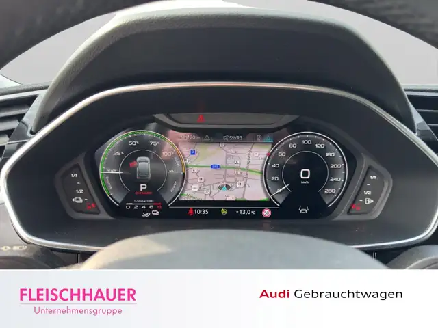 Audi Q3 view 11