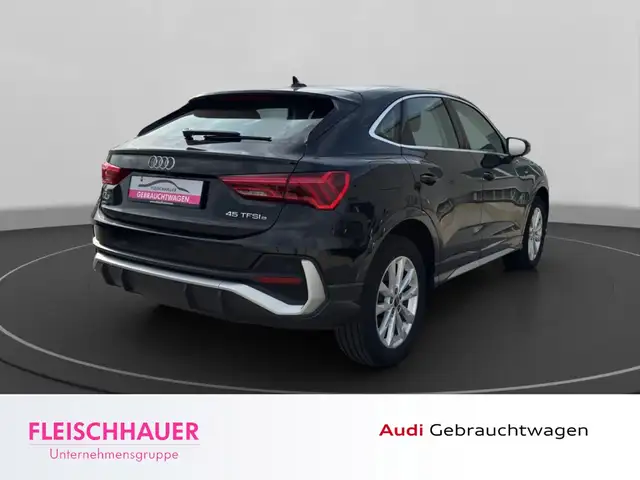 Audi Q3 view 6