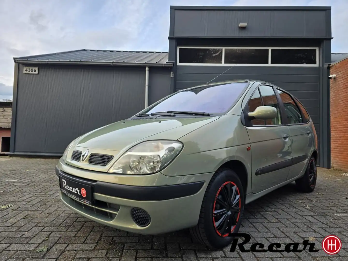 Renault Scenic 1.6-16V Expression/2xPano/Clima/Trekhaak Brun - 2