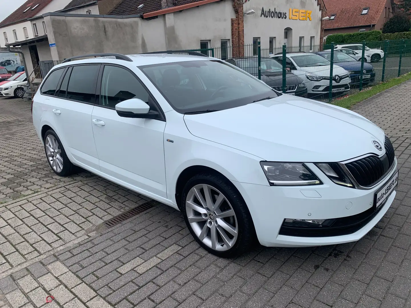 Skoda Octavia Soleil DSG LED-Scheinwerfer,Kessy,NAVI,DAB,Temp Weiß - 2