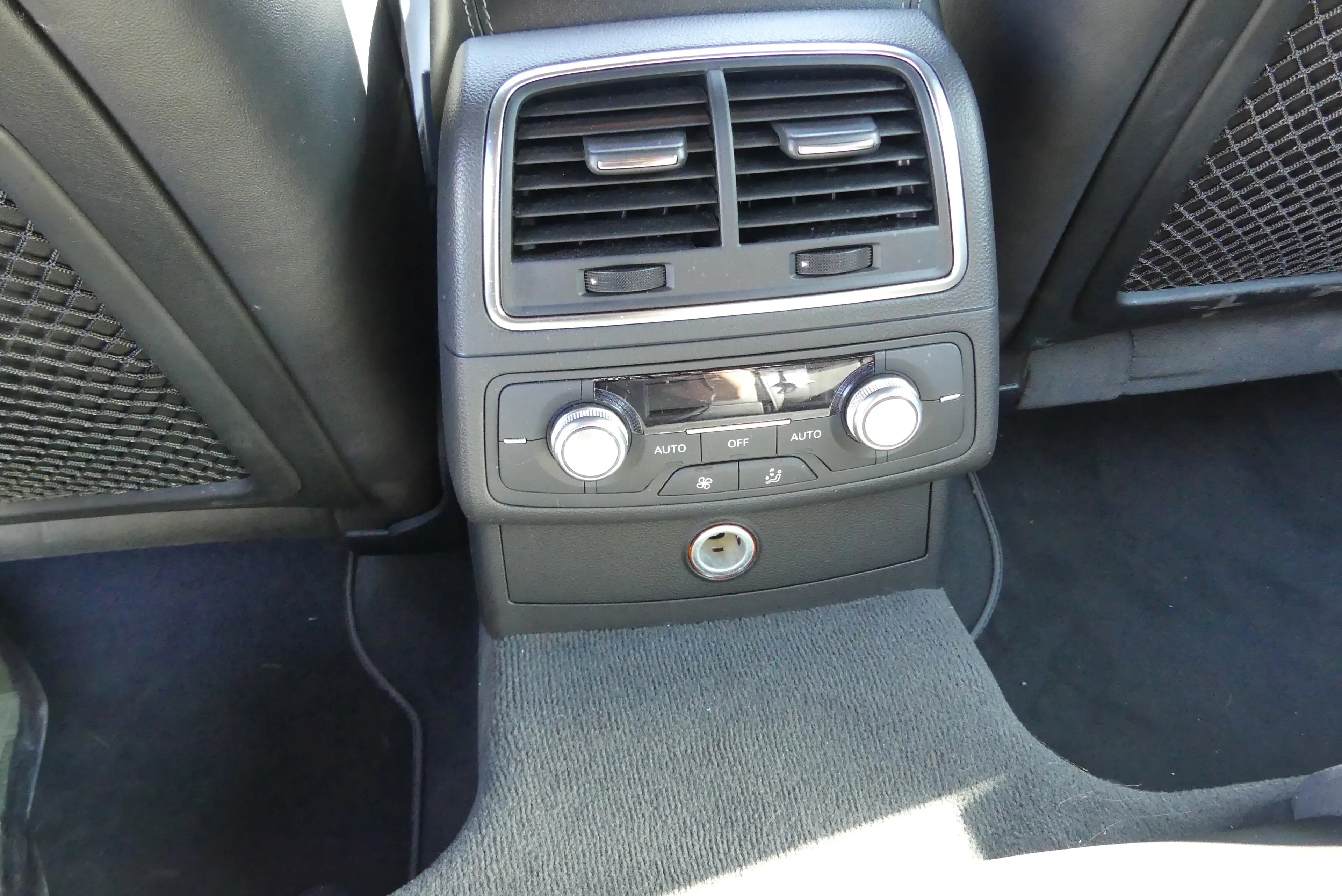 Audi A7 3.0 TDI Quattro S-LINE*KAMERA*PDC*SR*WR*NAVI*BI-XENON* — photo 20