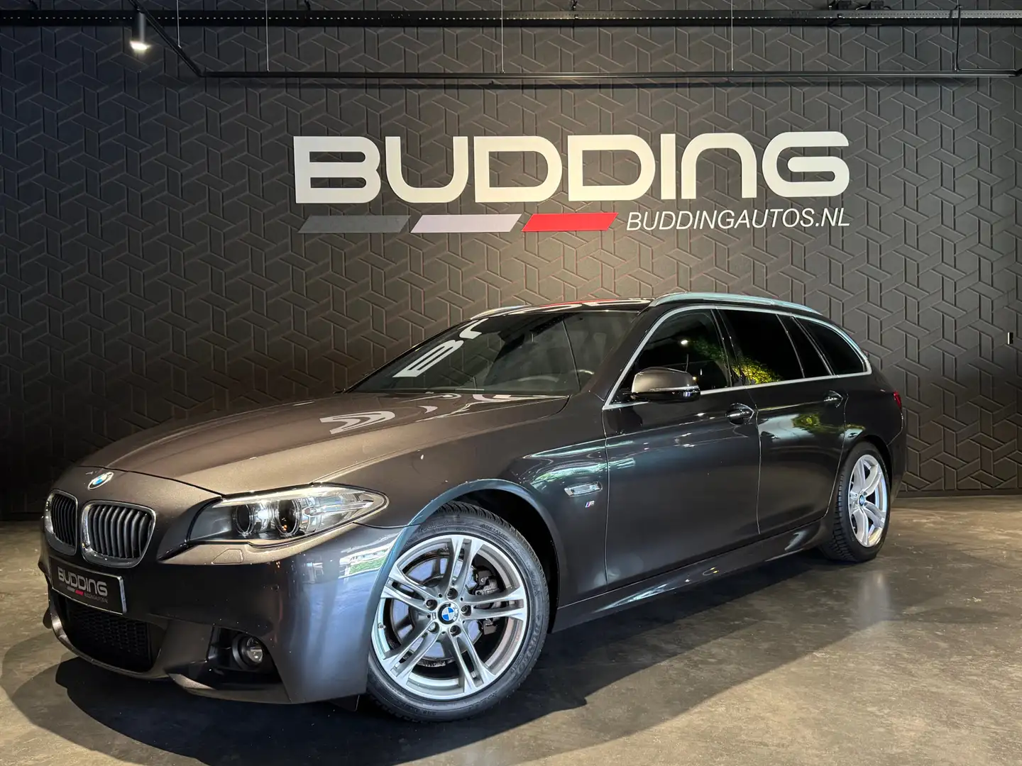 BMW 520 5-serie Touring 520i Exe | M-sport | LCI | Grau - 1