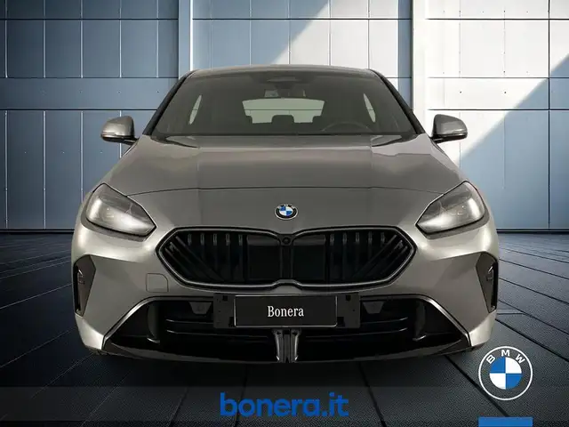 BMW 1 Series view 3