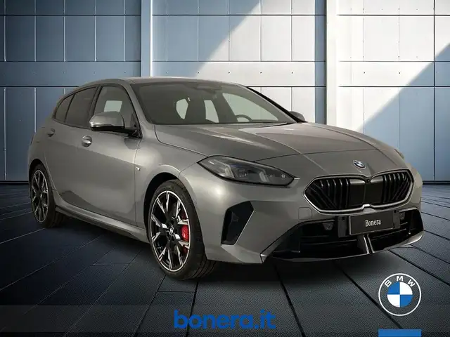 BMW 1 Series view 4