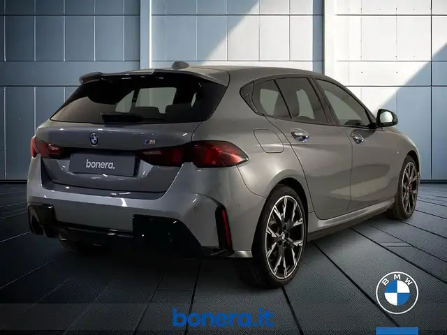 BMW 1 Series view 6