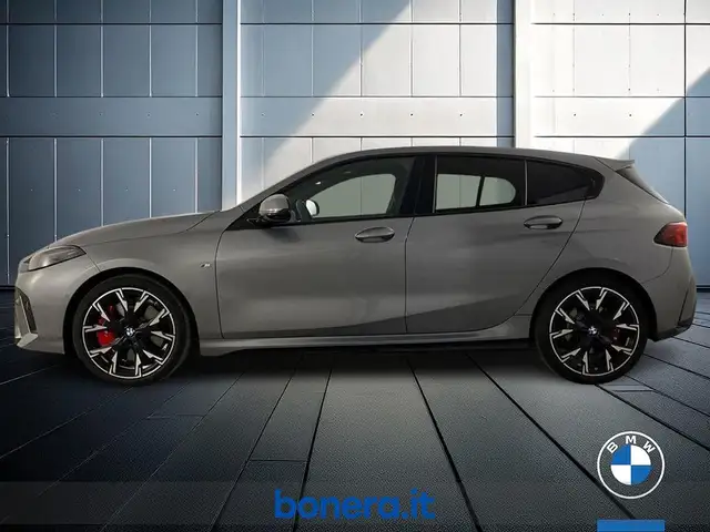 BMW 1 Series view 9