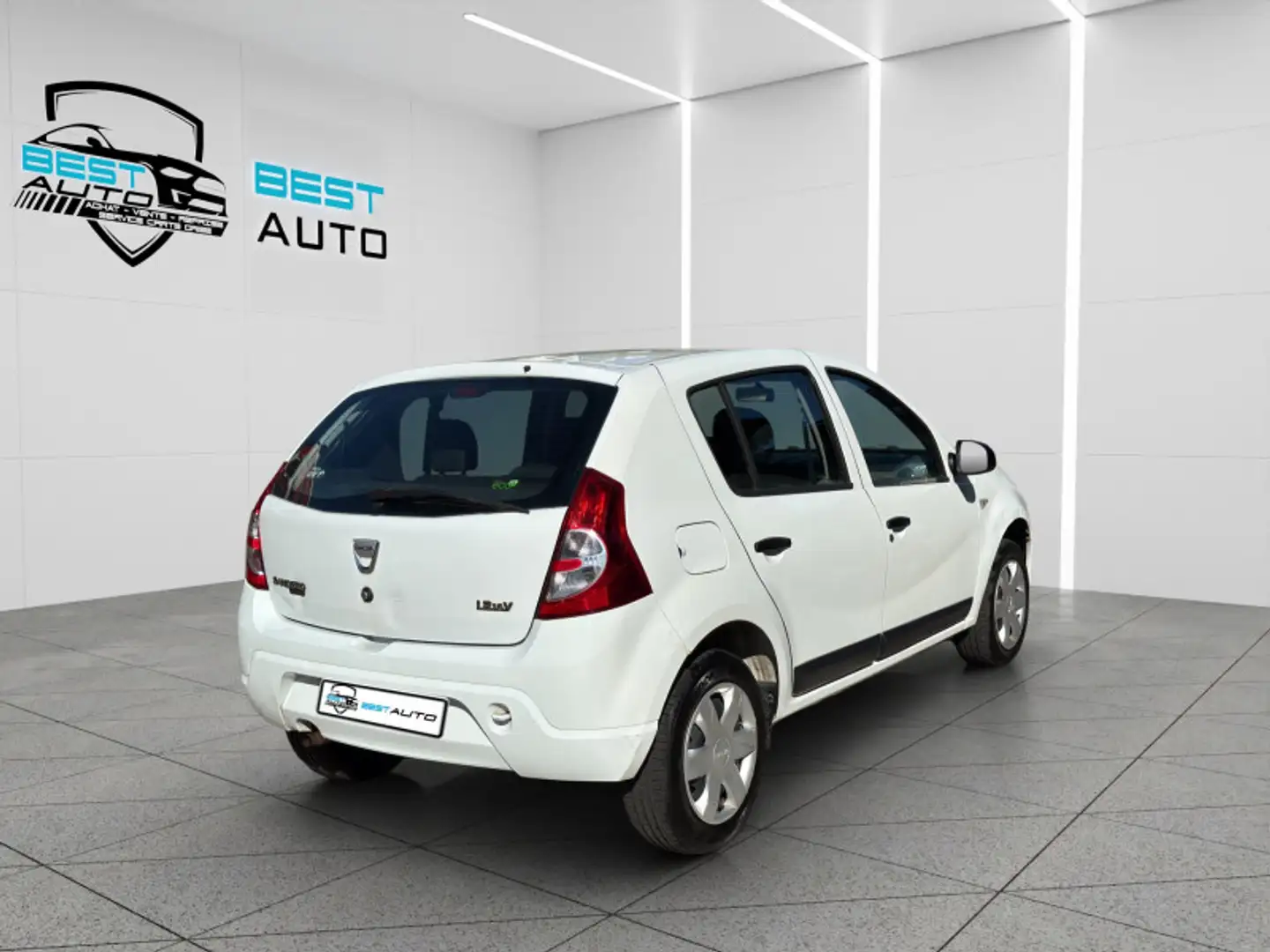 Dacia Sandero 1.2 16V 75CH LAUREATE Blanc - 2