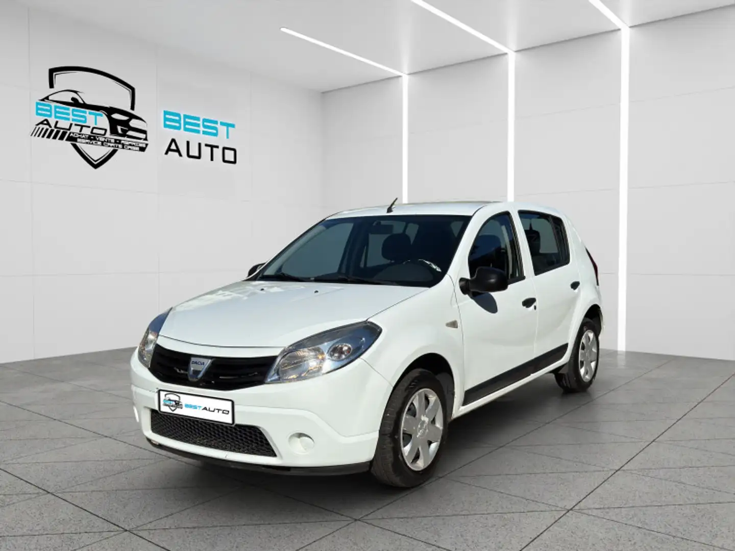 Dacia Sandero 1.2 16V 75CH LAUREATE Blanc - 1