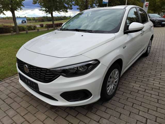 Imagine Fiat Tipo Easy 5-Türer MY18 1.4 16V Navi-PDC-Sitzhzg.-AW