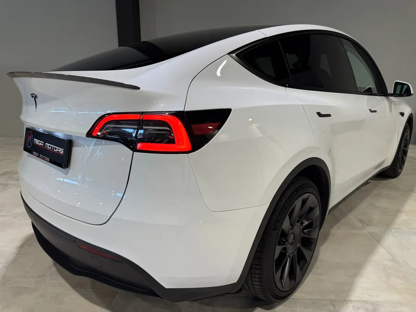 Tesla Model Y SR+ 300CV !! 1ER MAiN !! ETAT NEUF !! DiSPONiBLE - 2