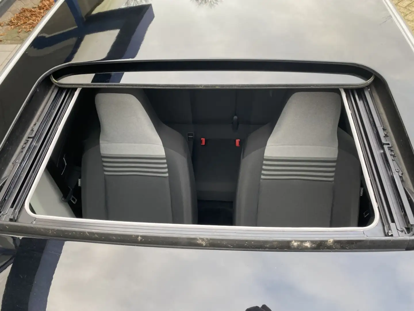 Volkswagen up! schuif kanteldak R line 1.0 R-Line Grijs - 2