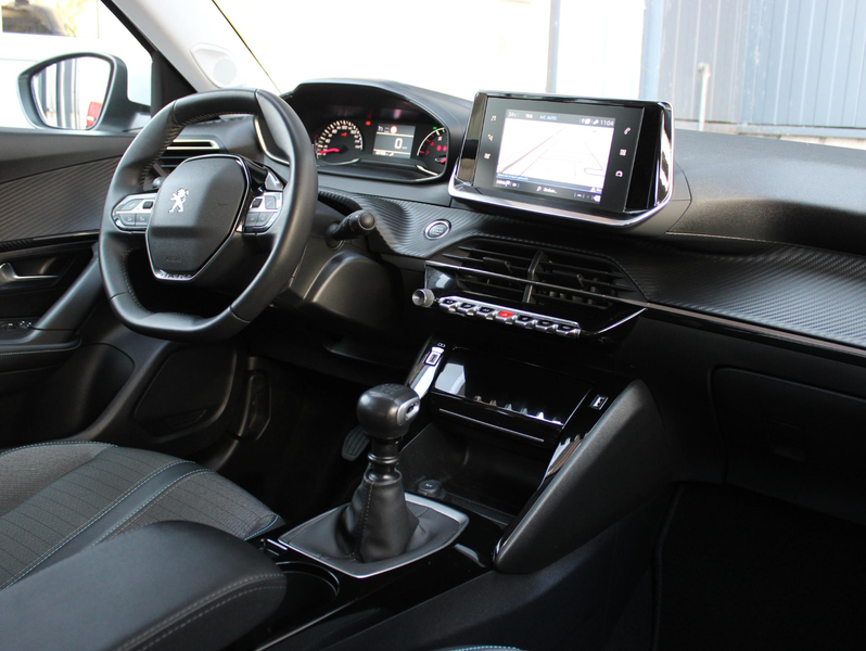 Peugeot 2008 1.2T Allure | Camera/Navi/Climate — photo 3