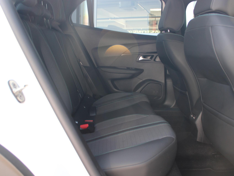 Peugeot 2008 1.2T Allure | Camera/Navi/Climate — photo 12