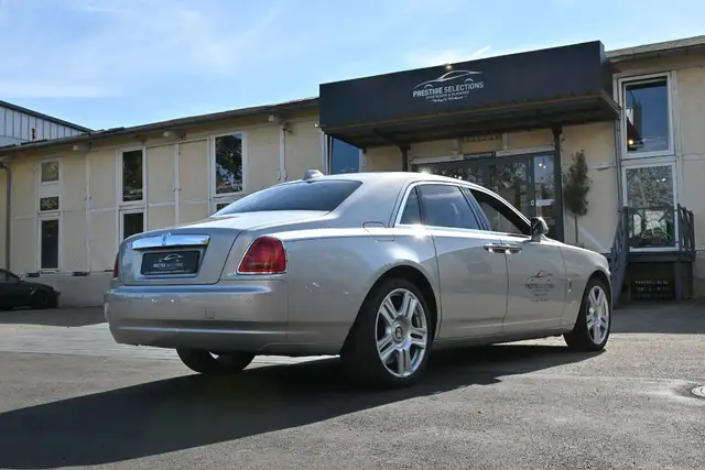Rolls-Royce Ghost view 5