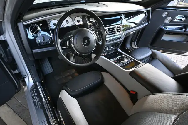 Rolls-Royce Ghost view 13