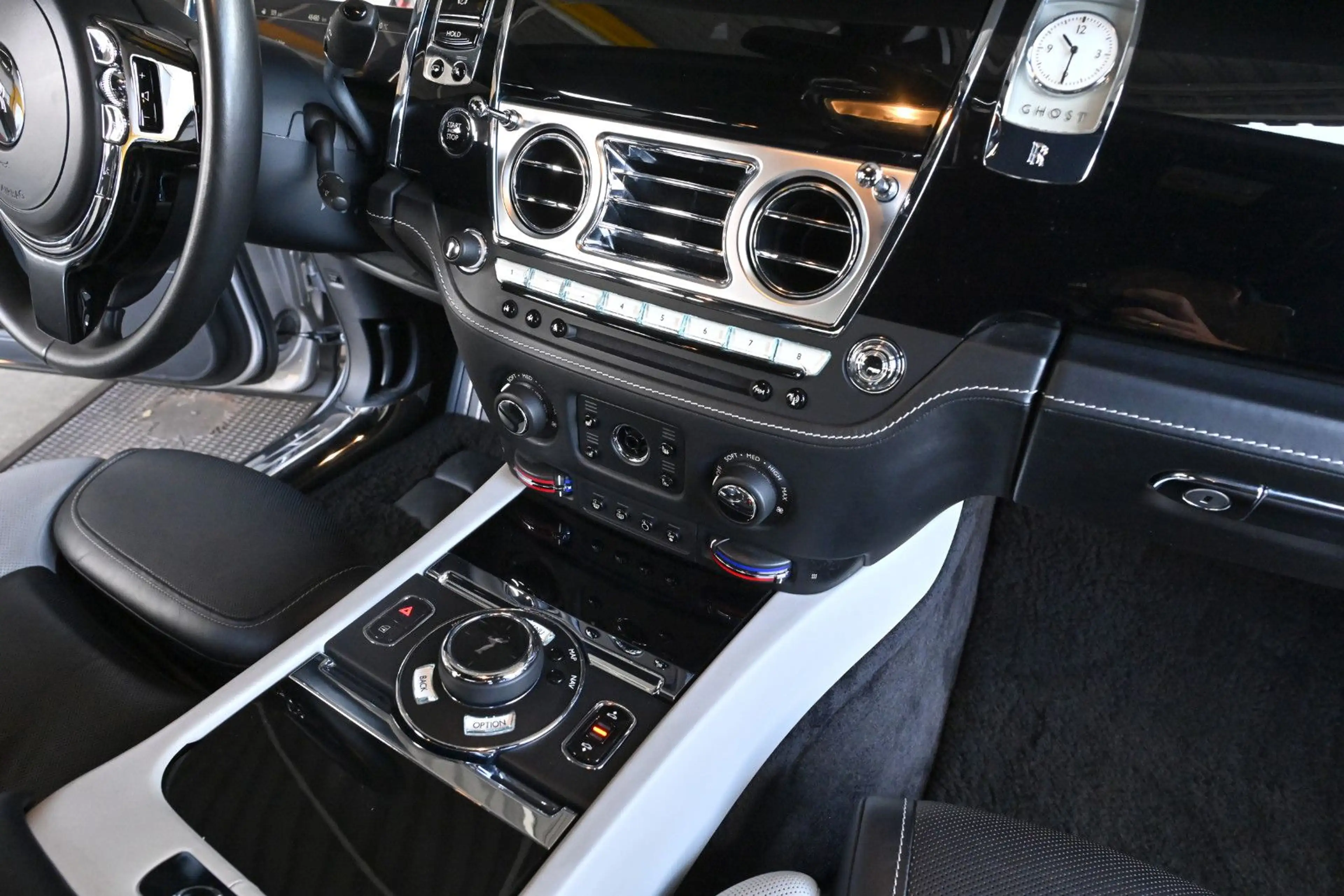 Rolls-Royce Ghost -S2/Panor/Topview/Assistpaket/Theatre Pak — photo 14