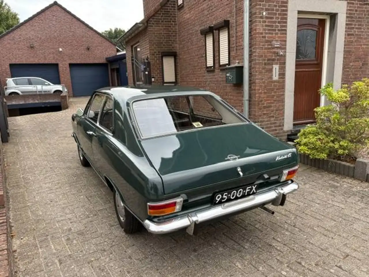 Opel Kadett Fastback, foto 3