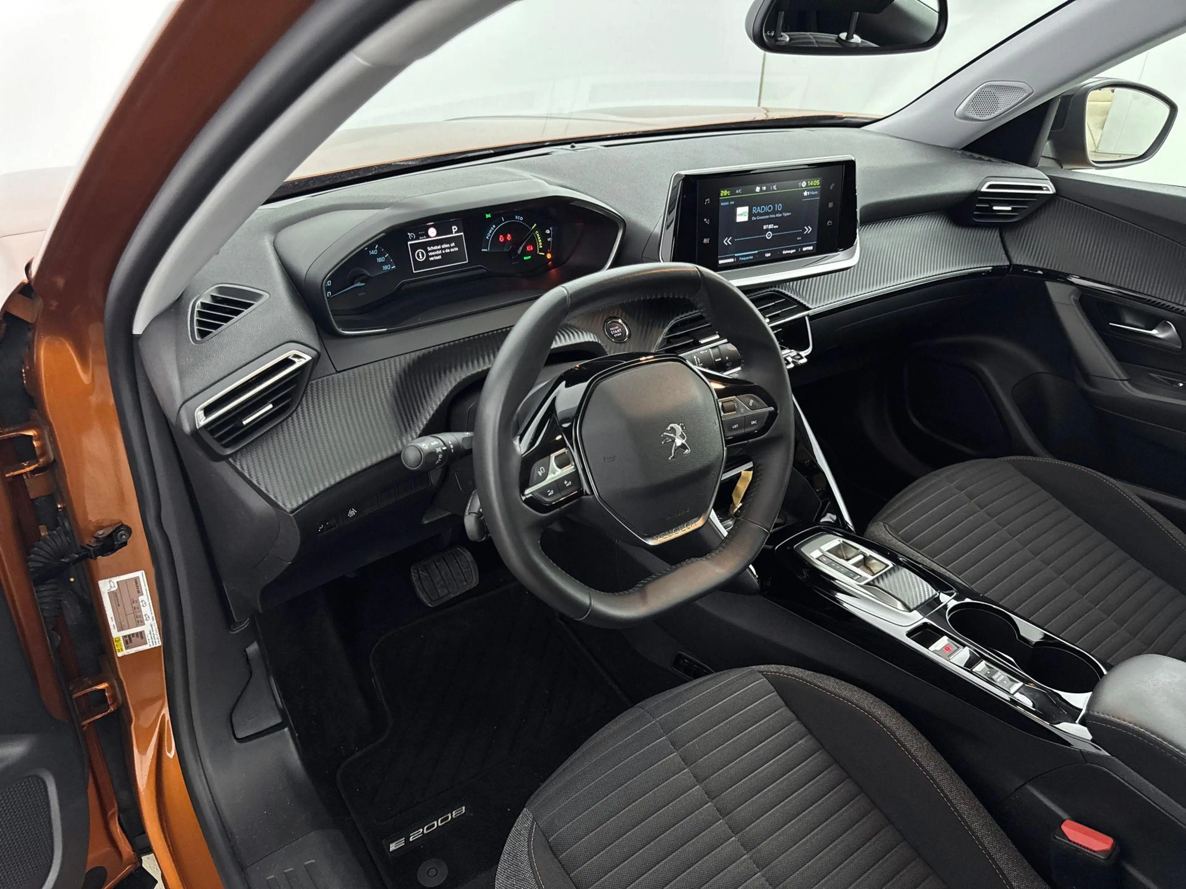 Peugeot e-2008 EV ACTIVE PACK 50 kWh | 3 FASE | CLIMA | PDC | NAV — photo 11