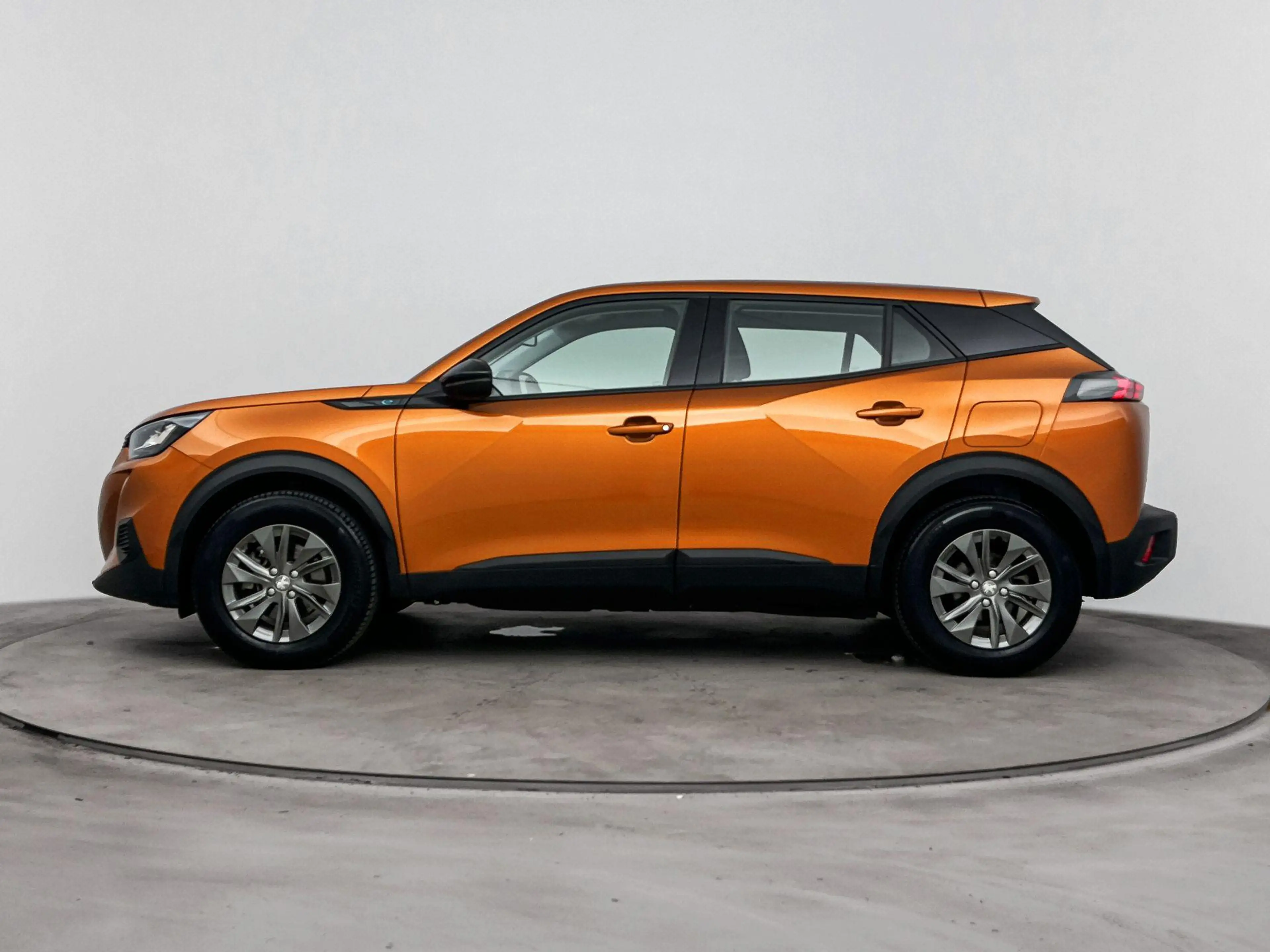 Peugeot e-2008 EV ACTIVE PACK 50 kWh | 3 FASE | CLIMA | PDC | NAV — photo 3