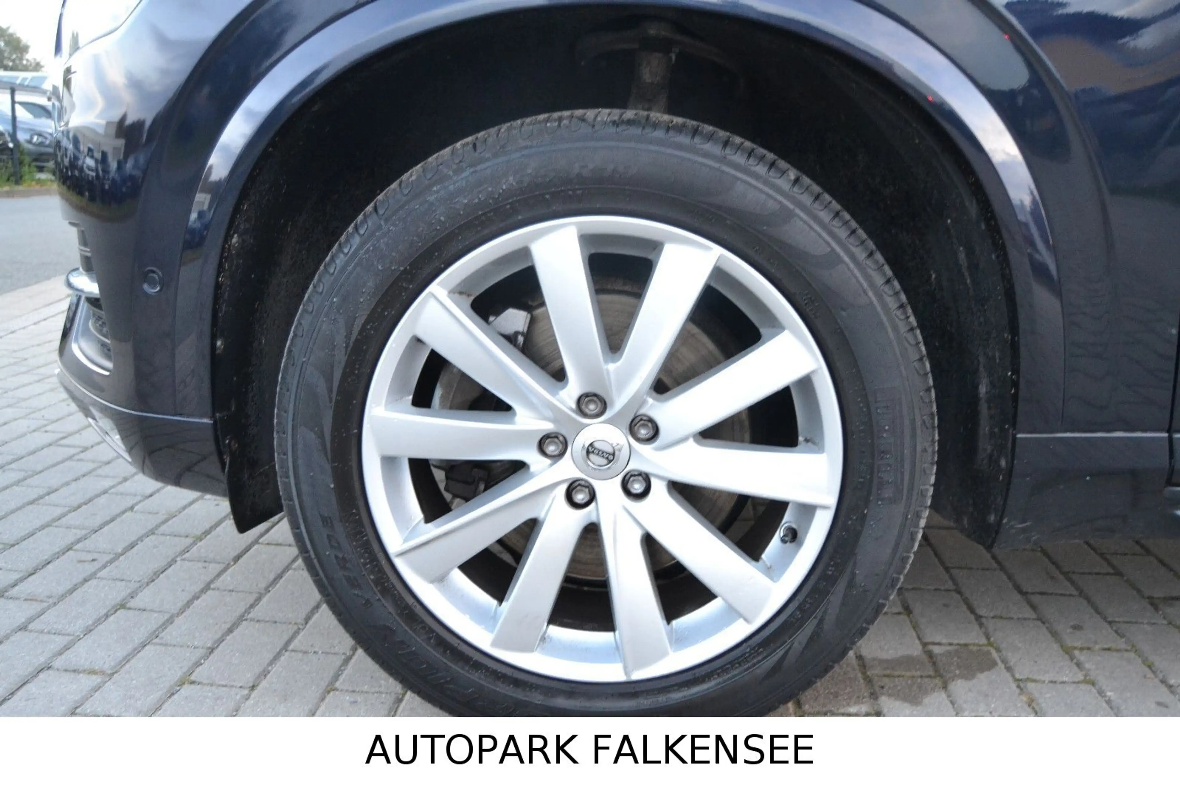Volvo XC90 II MOMENTUM AWD 4X4 AUS 1.HAND+SAUBER+TÜV — photo 3