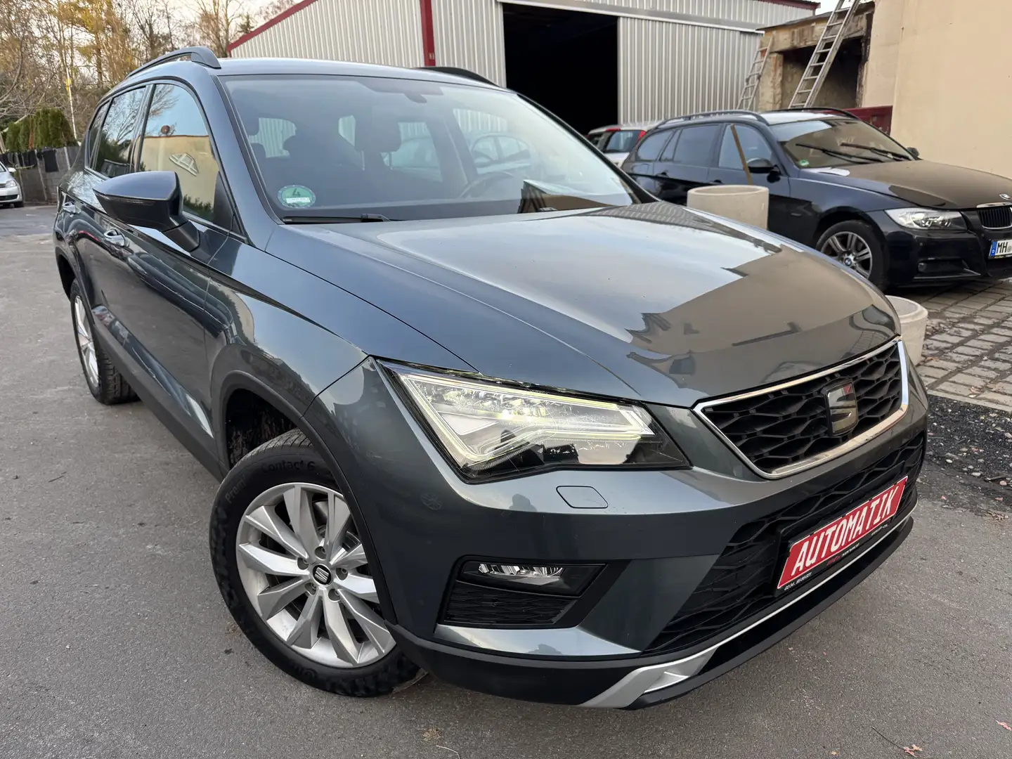 SEAT Ateca Style/Xenon/R.Kamera/Navi/Temp./SHZ/Klima/Alu/AHK Grau - 1