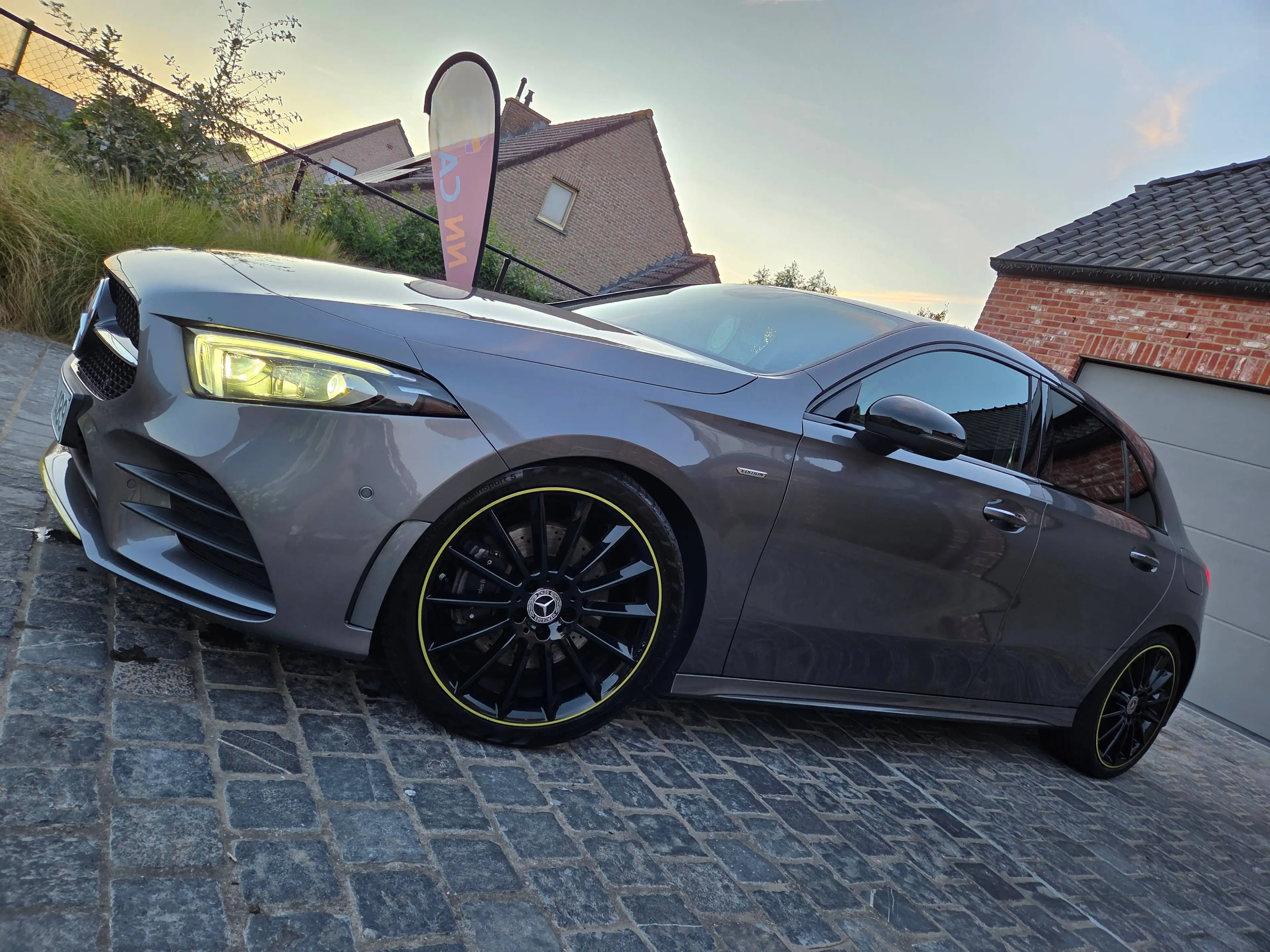 Mercedes-Benz A 220 ///AMG-Line Yellow Art Edition — photo 3