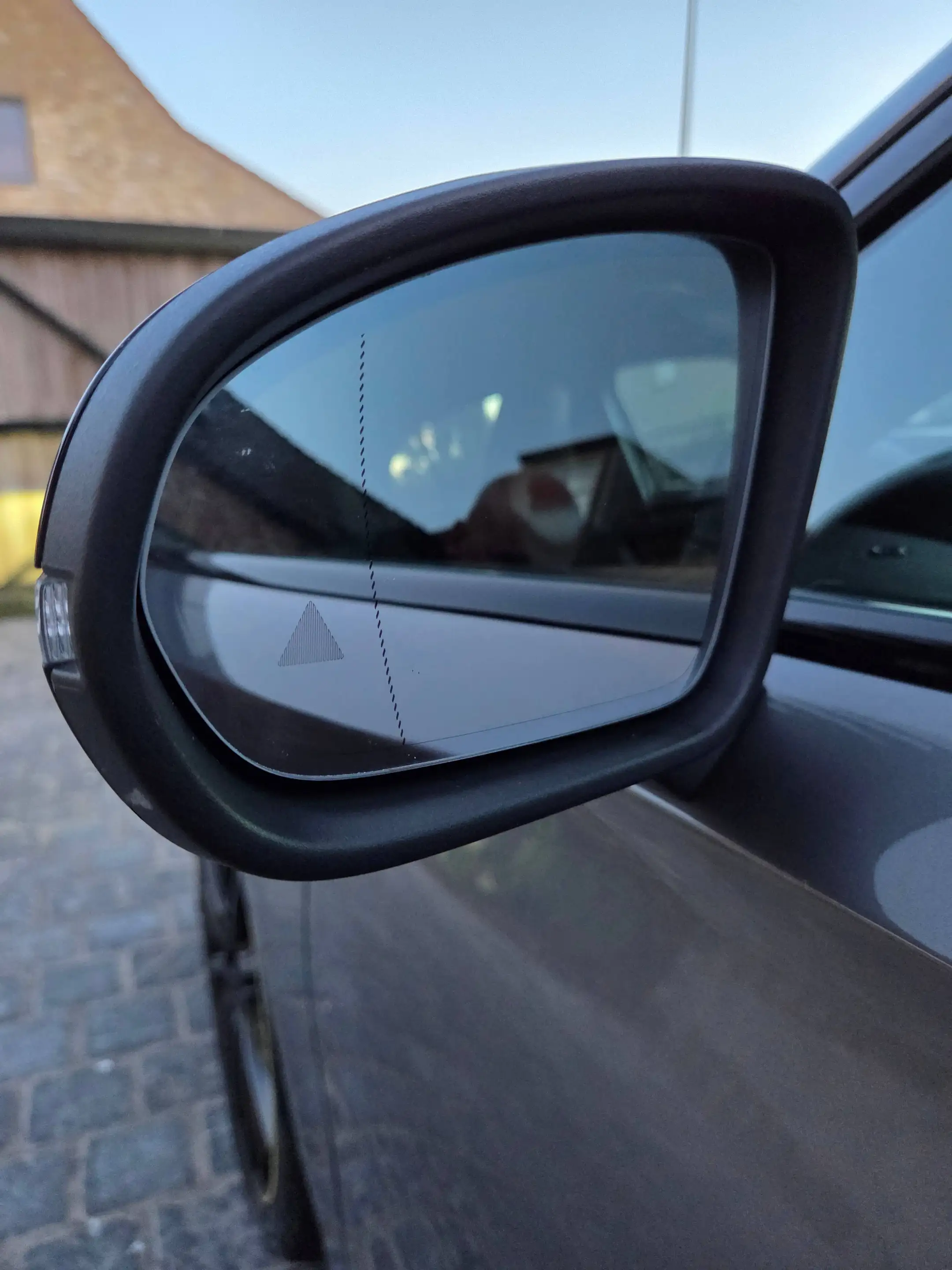 Mercedes-Benz A 220 ///AMG-Line Yellow Art Edition — photo 13