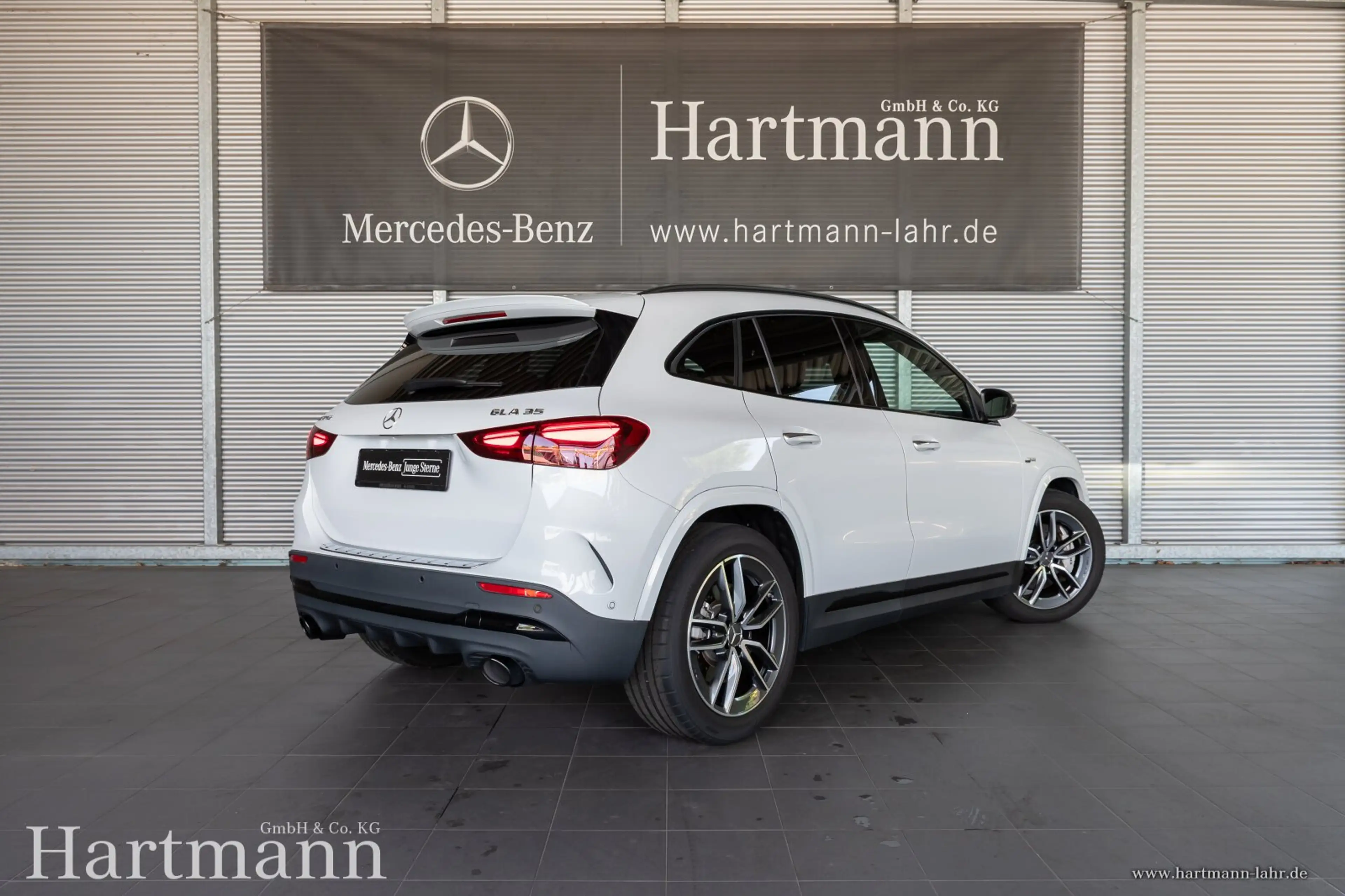 Mercedes-Benz GLA 35 AMG GLA 35 4M AMG Night Panorama Mutibeam Fahrassist — photo 2