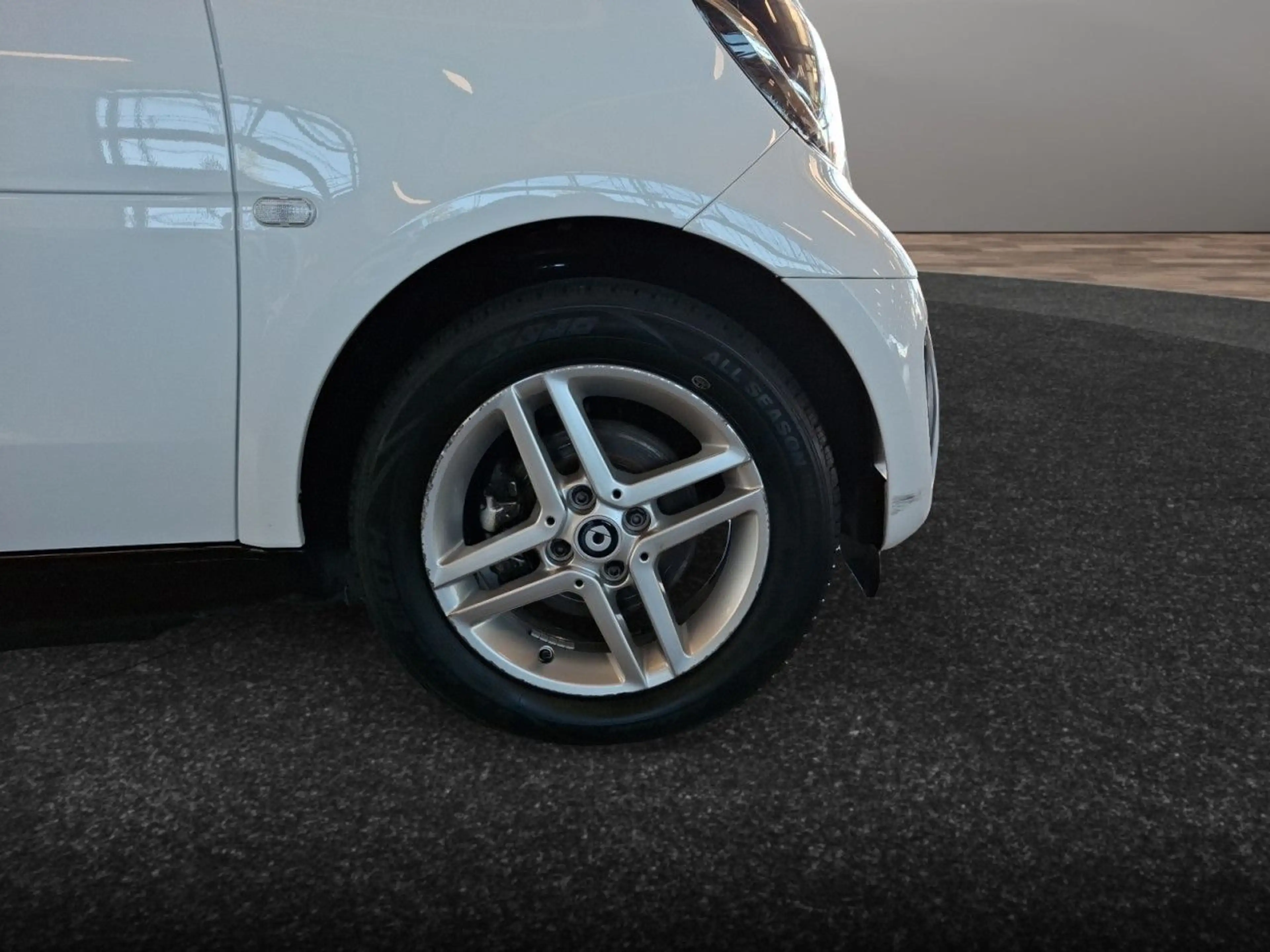 smart forTwo coupé 60kWed PDC Dig Radio Tempom Klima — photo 6