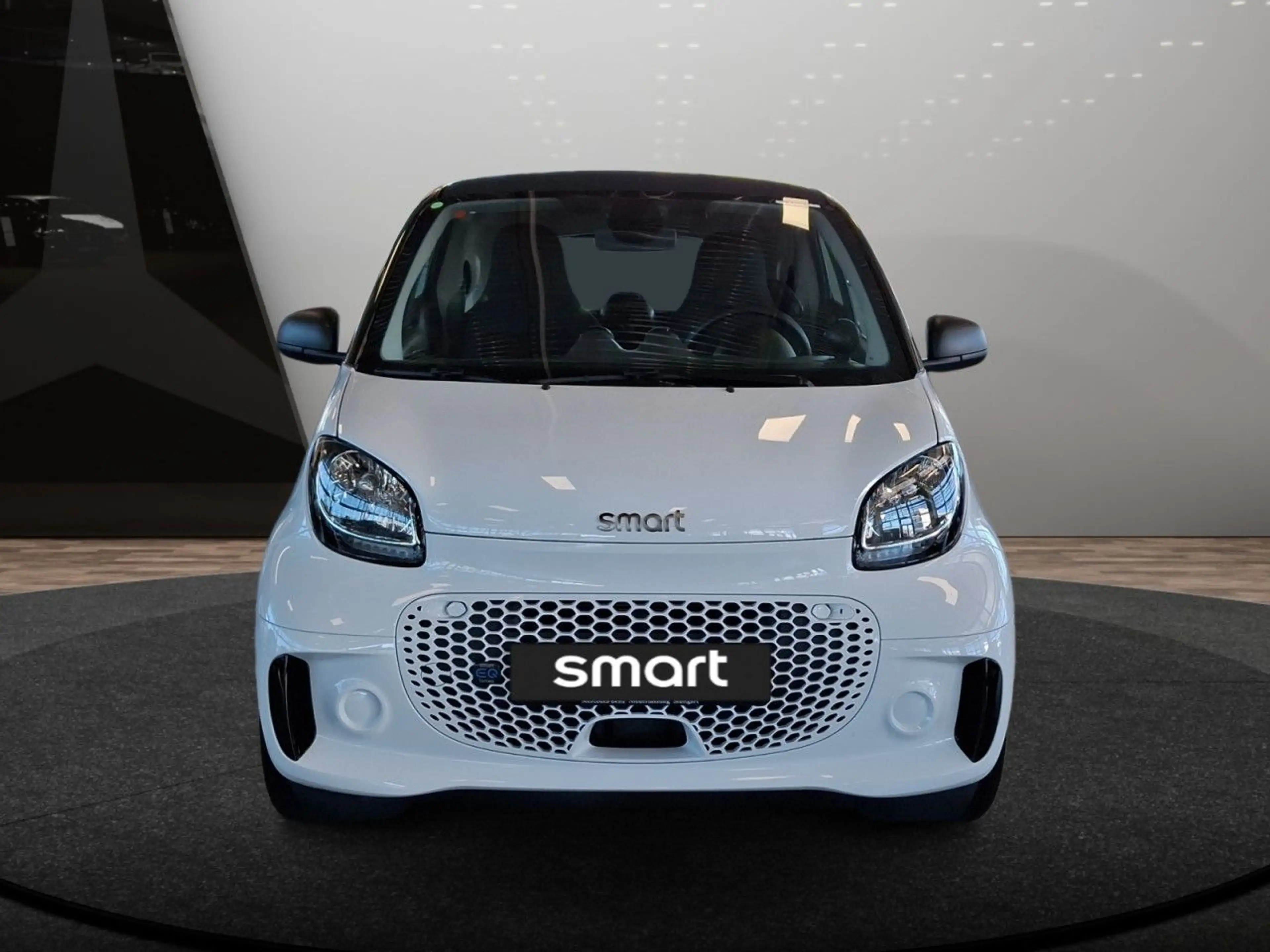 smart forTwo coupé 60kWed PDC Dig Radio Tempom Klima — photo 3