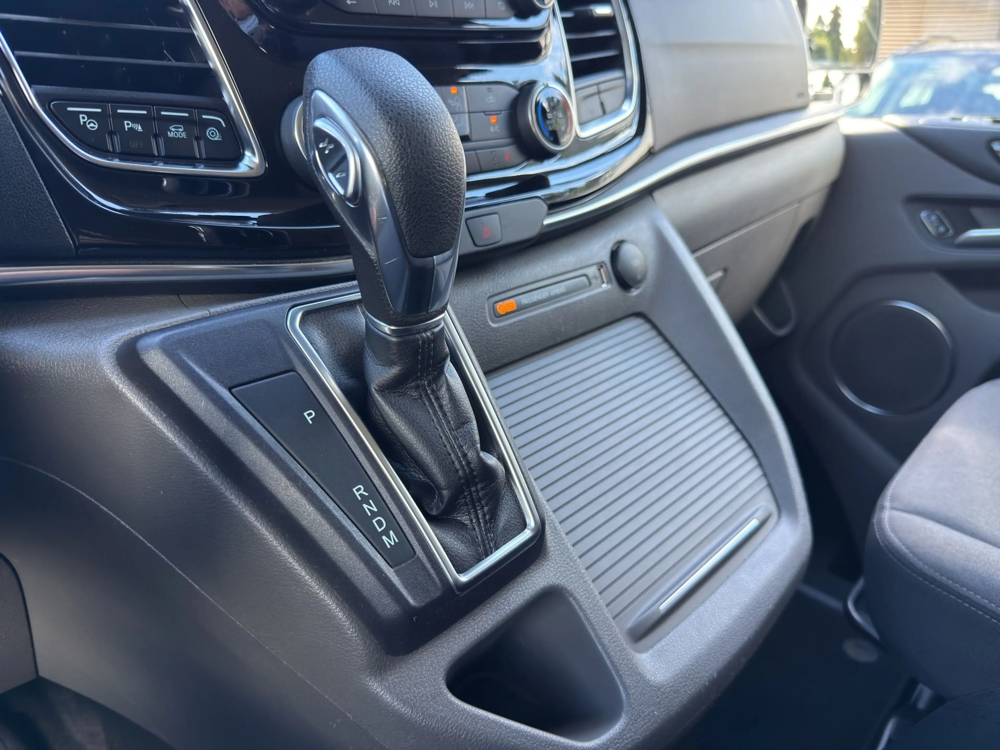 Ford Tourneo Custom 2.0 TDCi 320 L1 Titanium Aut. BLIS/STH/Kamera/Zus — photo 26