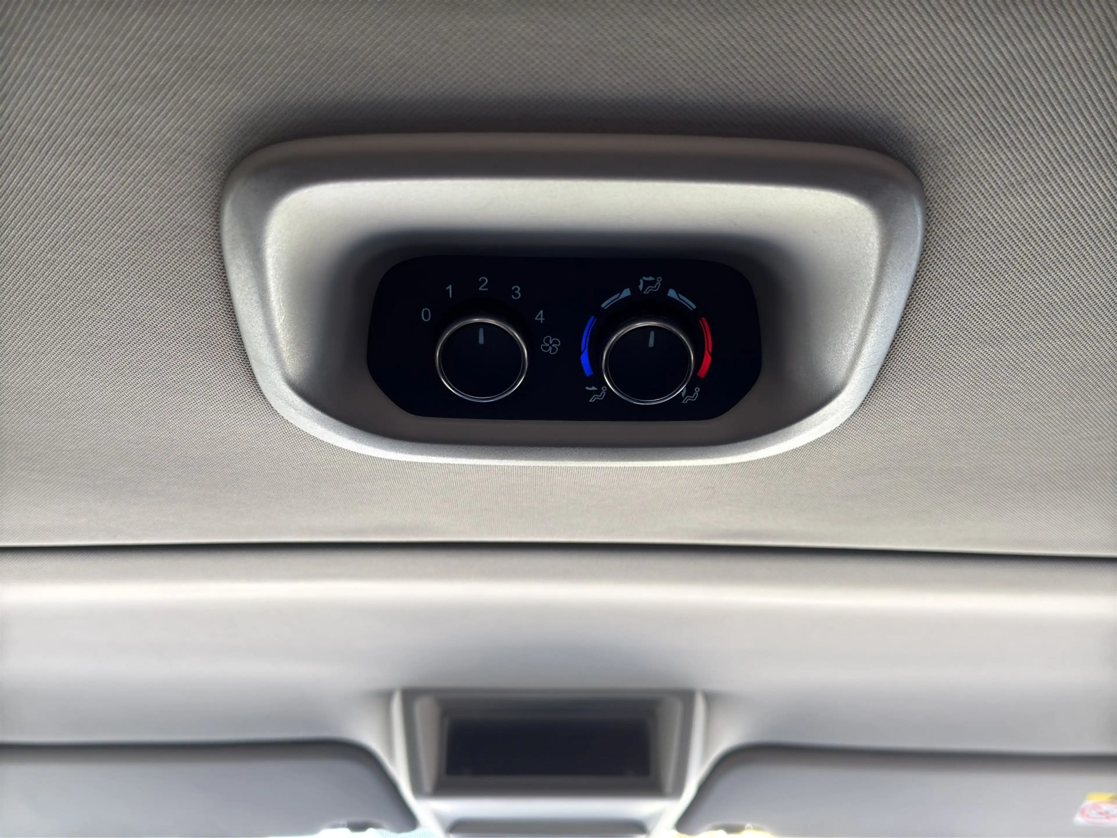 Ford Tourneo Custom 2.0 TDCi 320 L1 Titanium Aut. BLIS/STH/Kamera/Zus — photo 37