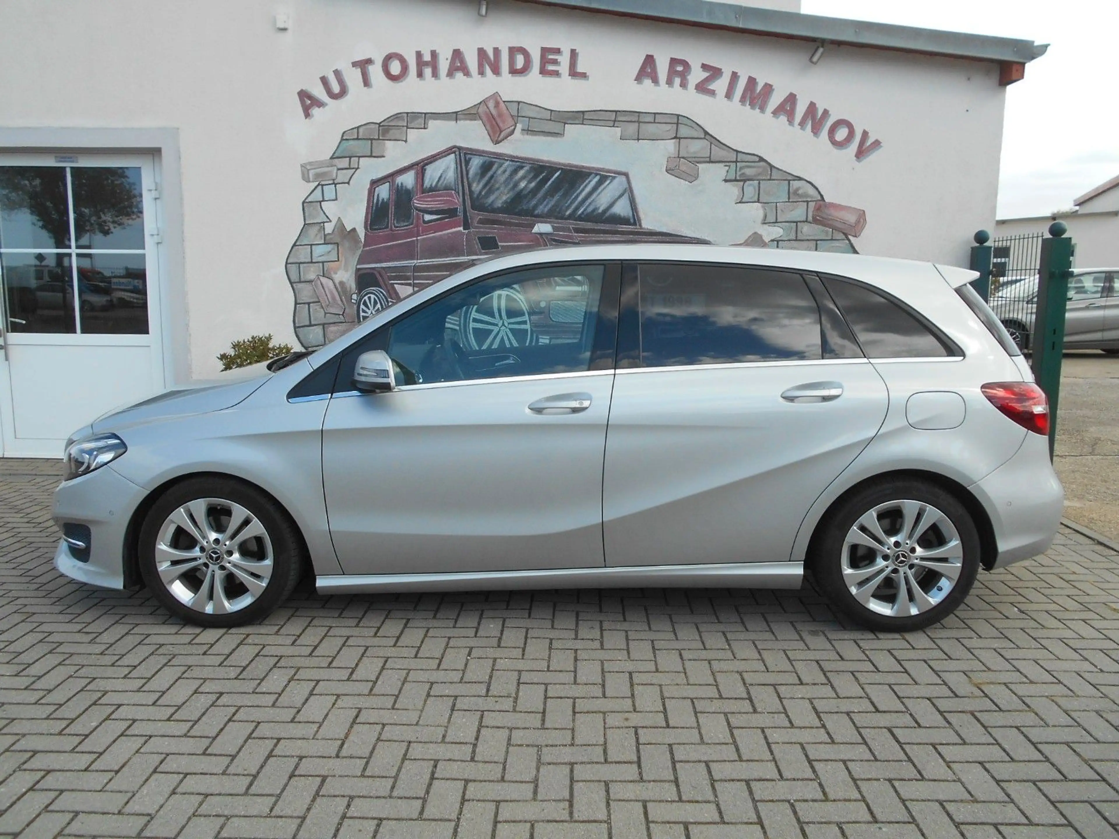 Mercedes-Benz B 220 d 4MATIC DCT LED/NAVI/LEDER/PDC — photo 5