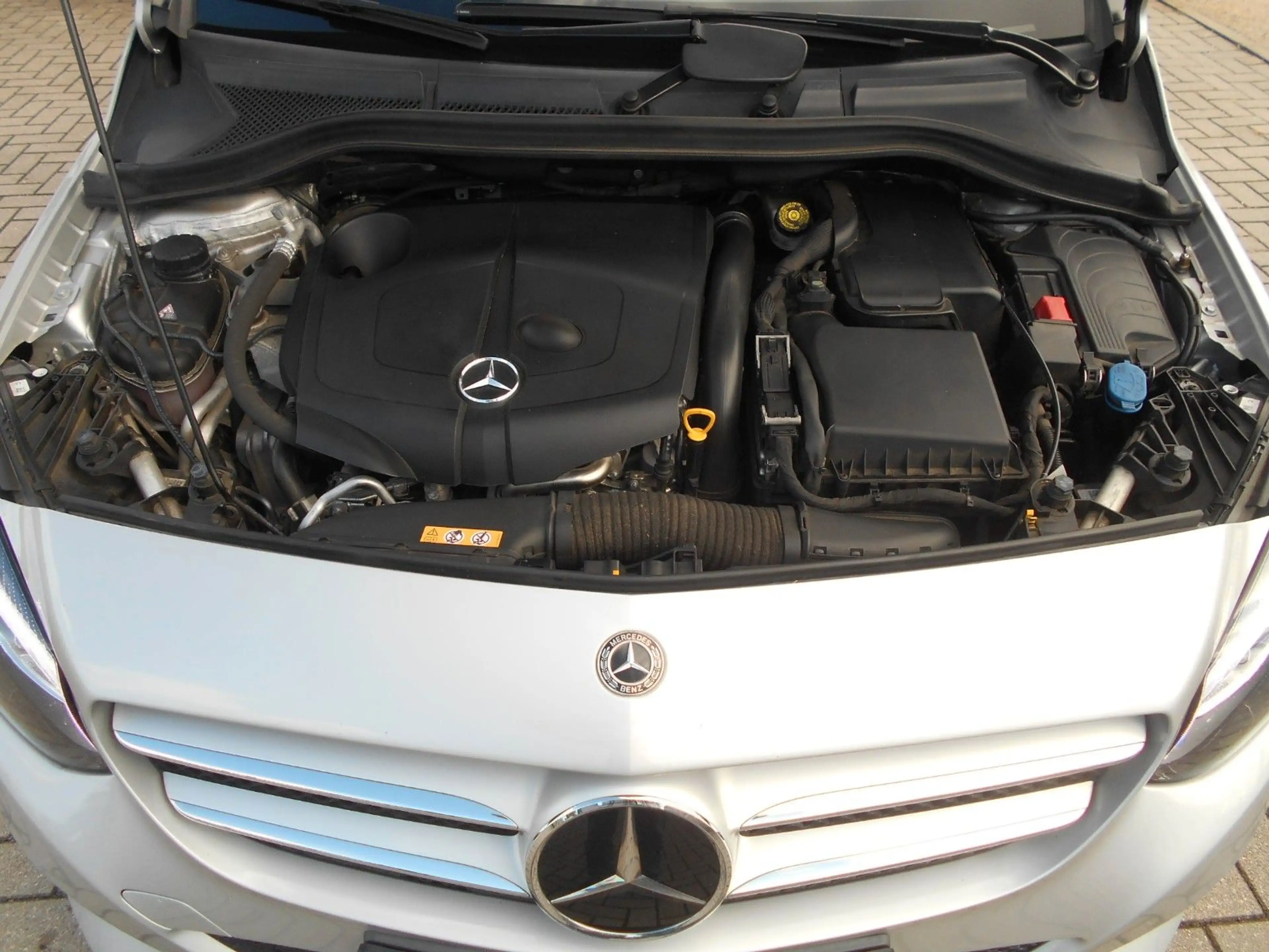 Mercedes-Benz B 220 d 4MATIC DCT LED/NAVI/LEDER/PDC — photo 14