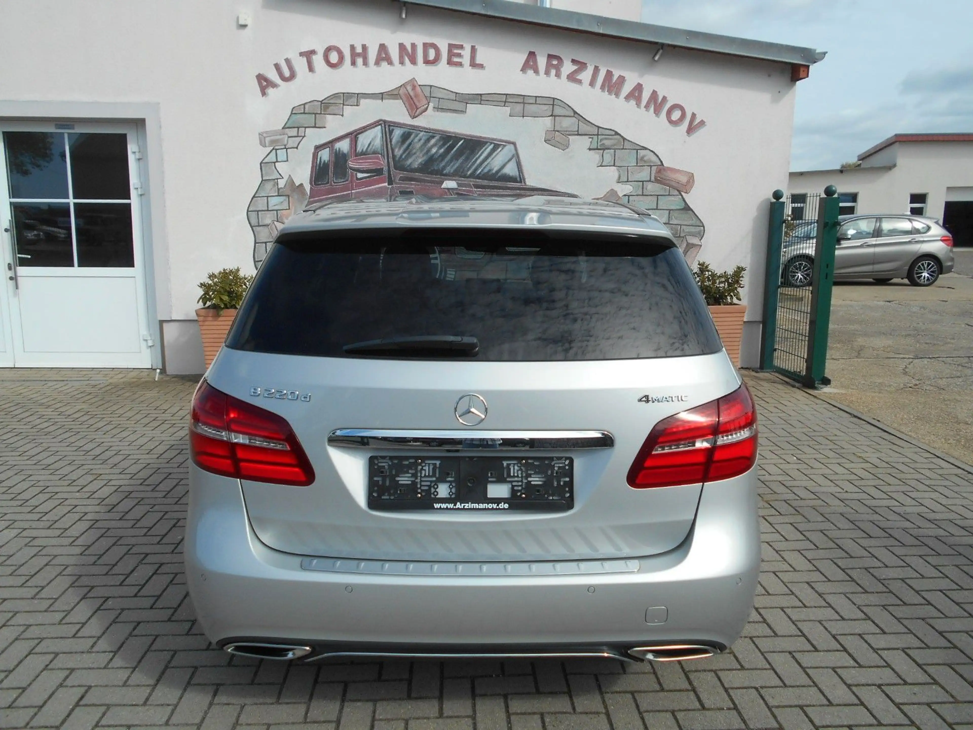 Mercedes-Benz B 220 d 4MATIC DCT LED/NAVI/LEDER/PDC — photo 9