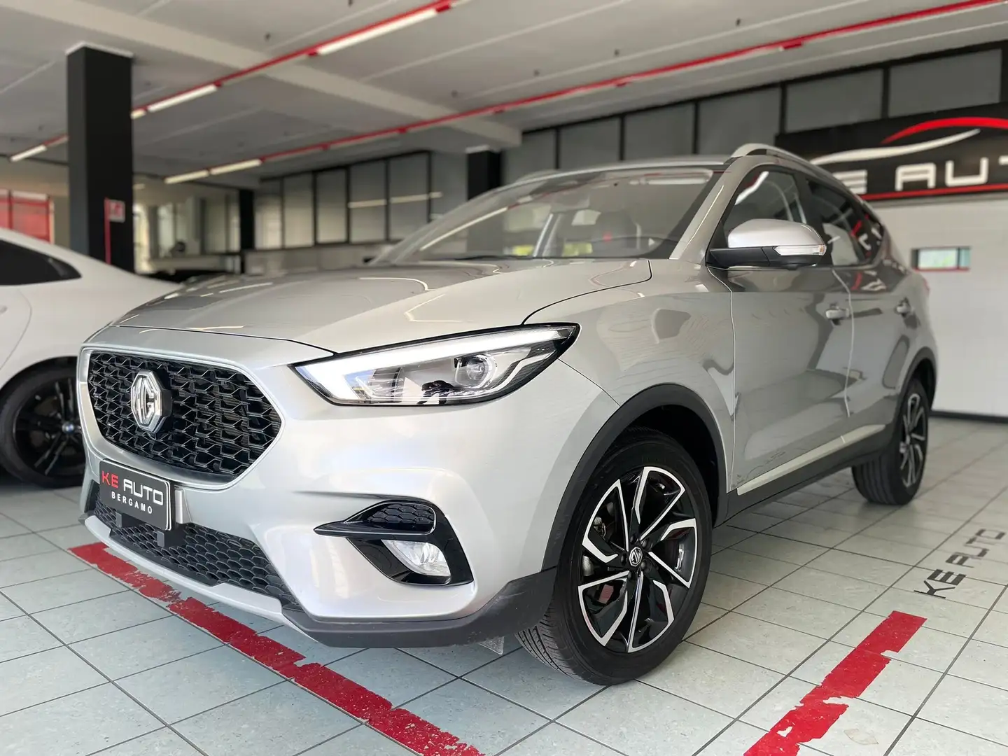 MG ZS 1.5 Luxury Grigio - 1