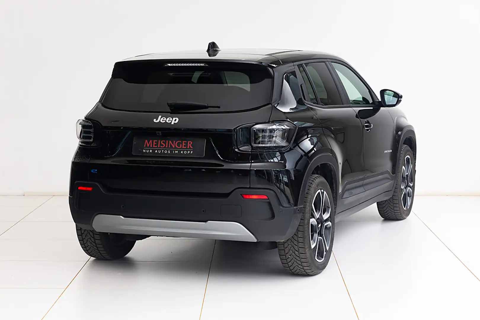 Jeep Avenger BEV 54kWh Summit Schwarz - 2