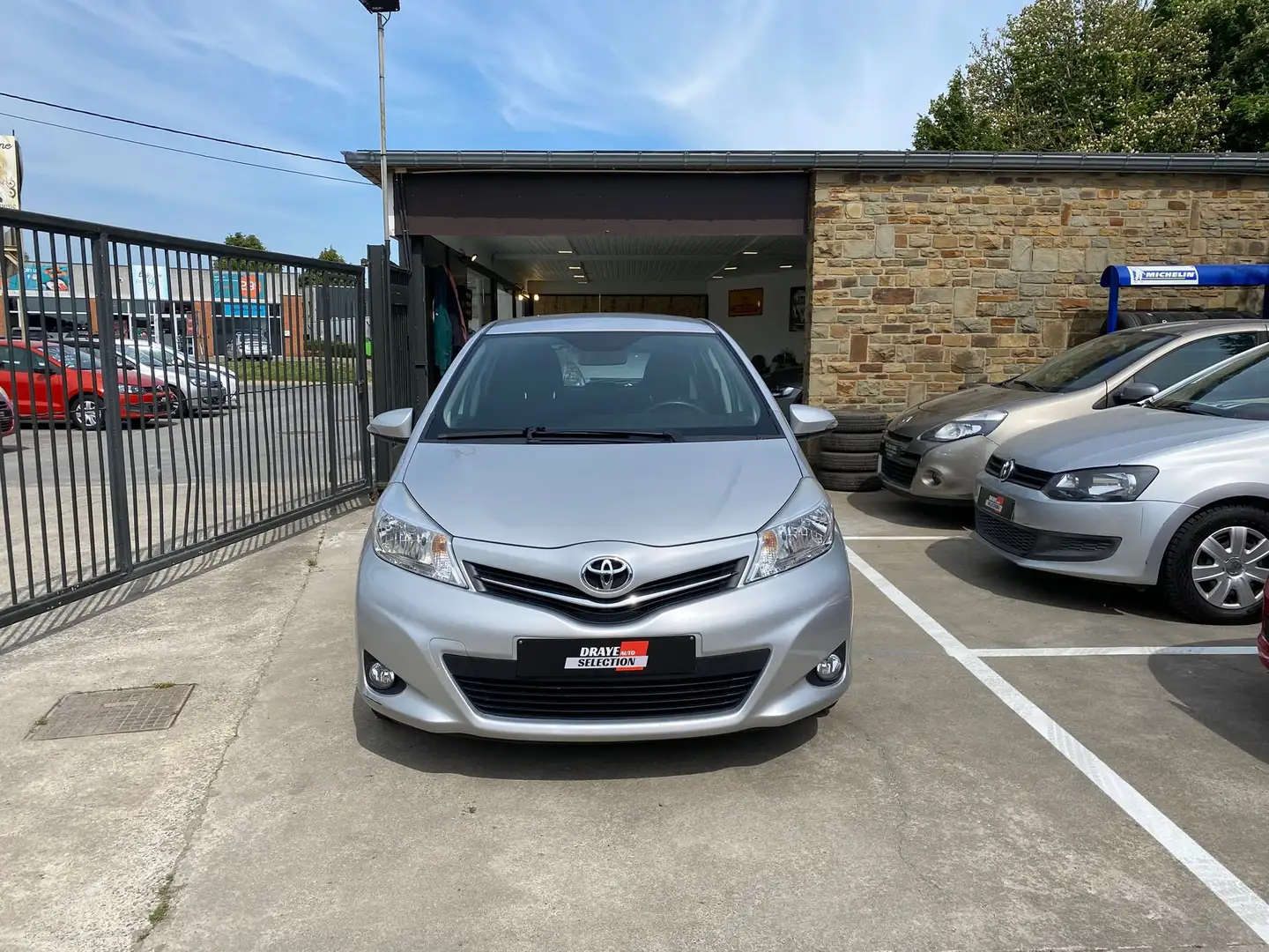 Toyota Yaris 1.0i VVT-i Edition 2013 Grau - 2