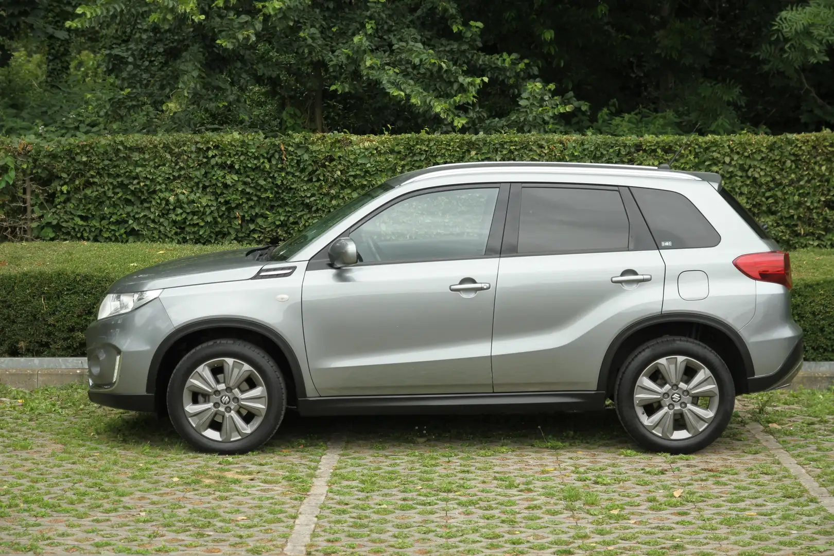 Suzuki Vitara 1.0 Turbo Boosterjet GL Grijs - 2
