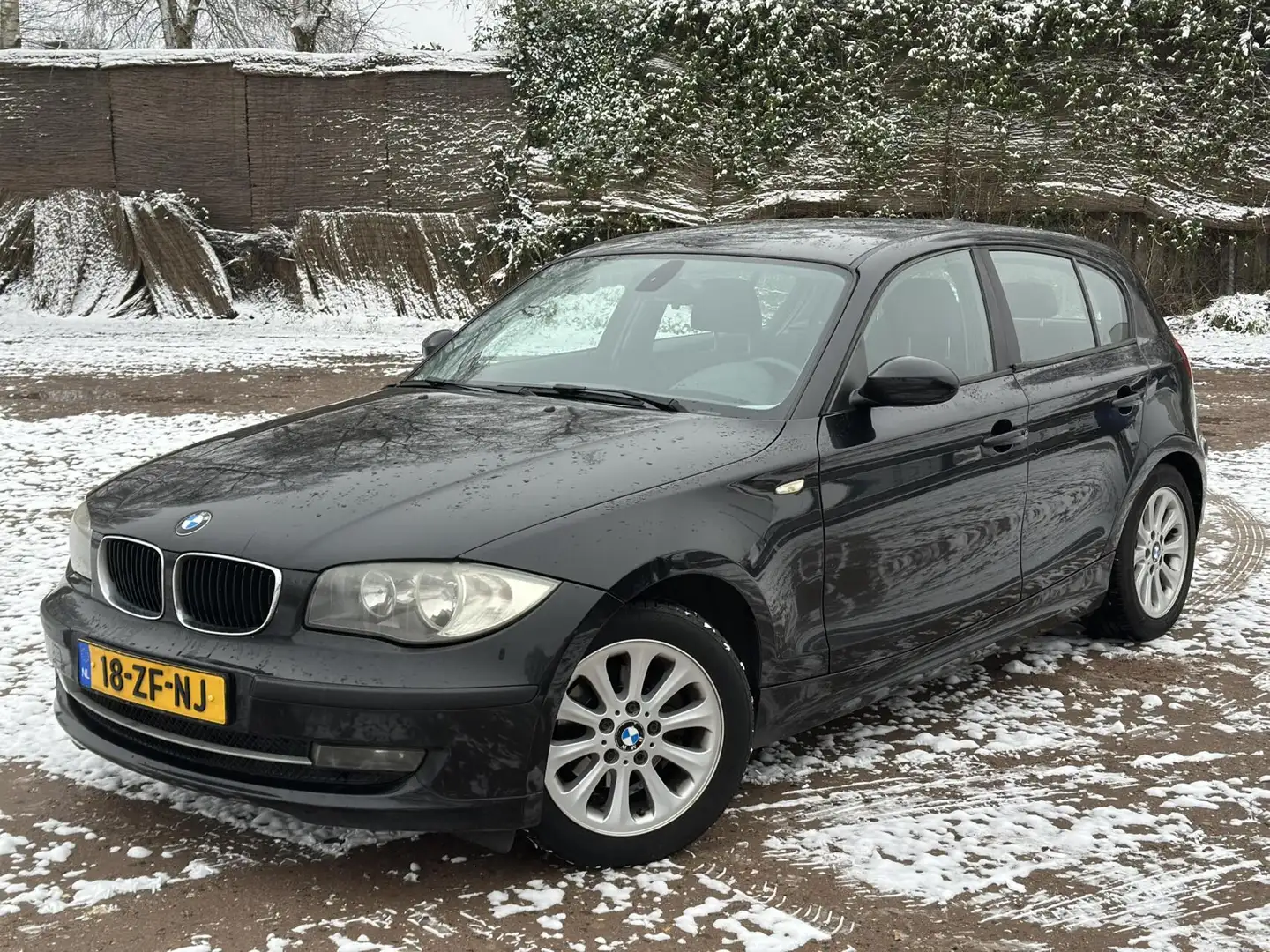 BMW 116 1-serie 116i Business Line AIRCO PSENSOR TREKHAAK Schwarz - 1