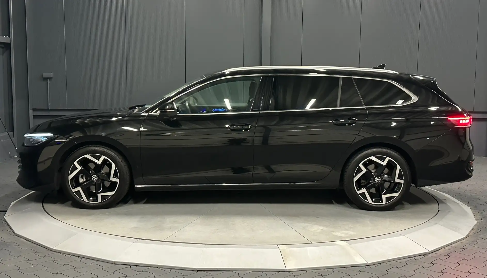 Volkswagen Passat Variant 2.0 TDI Elegance*Sport-Paket*AHK*Top View*Massage* Noir - 2