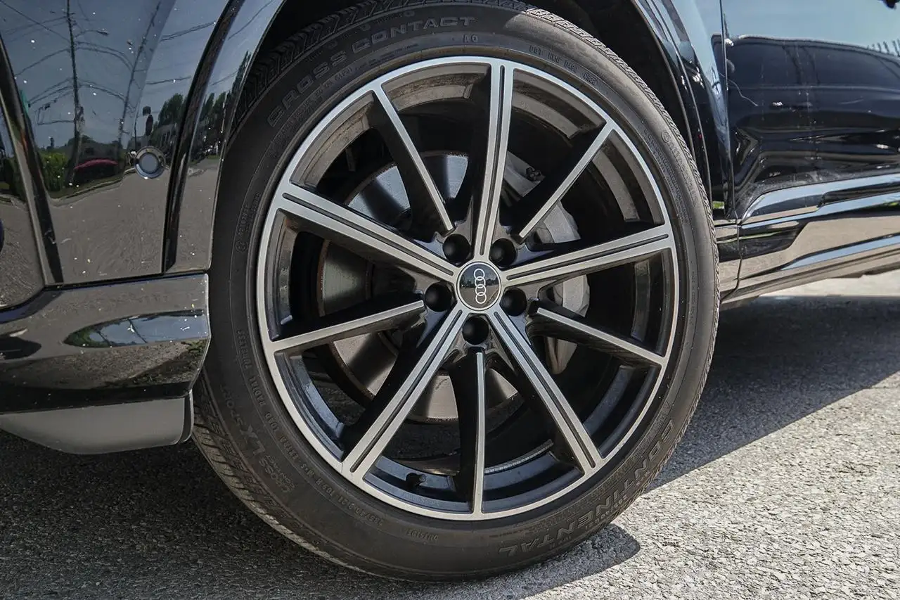 Audi Q7 photo Audi Q7