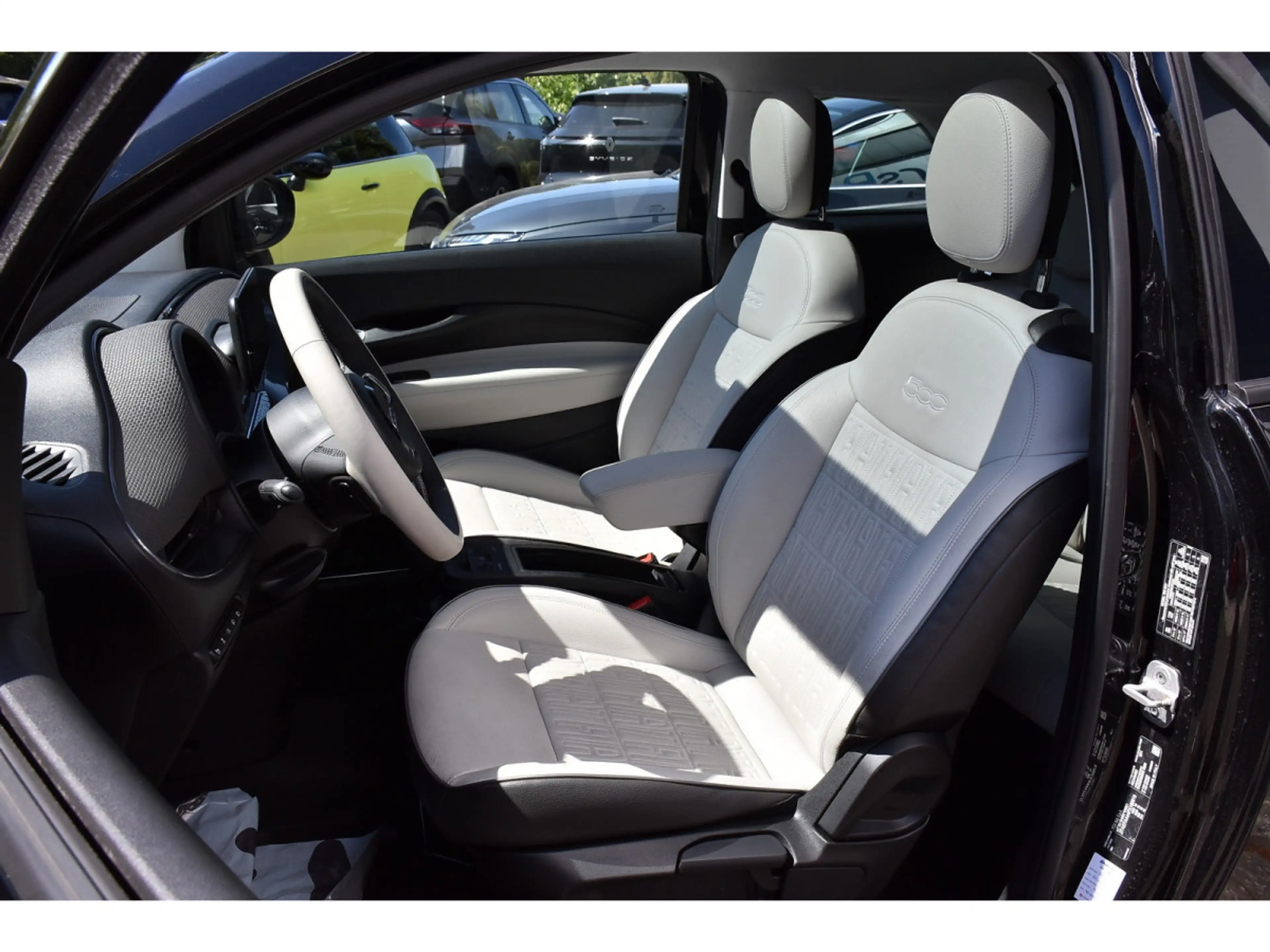 Fiat 500e 42 kWh La Prima ACC CO DRIVER PANO CAM 1° MAIN — photo 6
