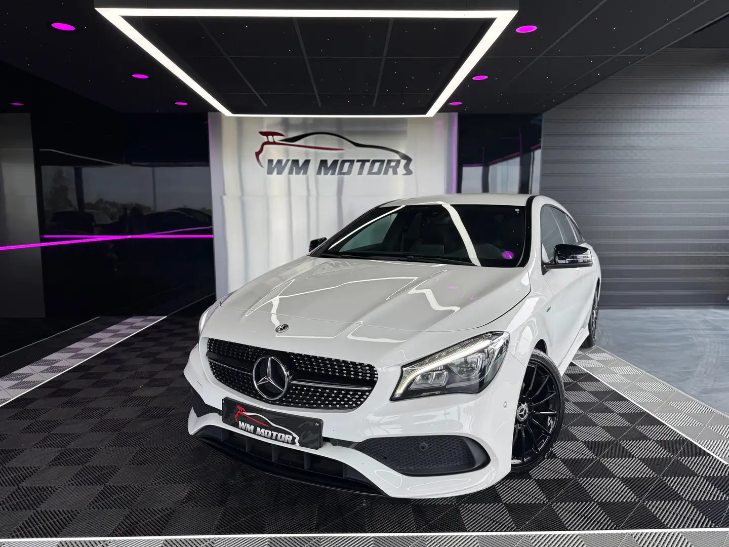 Mercedes-Benz CLA 200 Pack AMG // EDITION Wit - 1