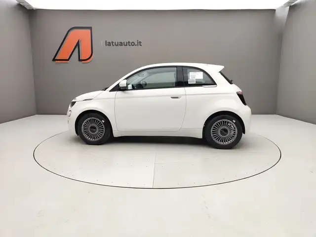 Fiat 500 view 4