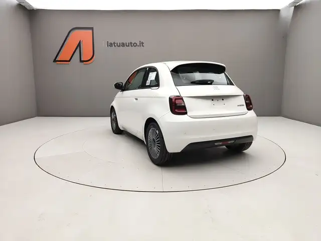Fiat 500 view 5